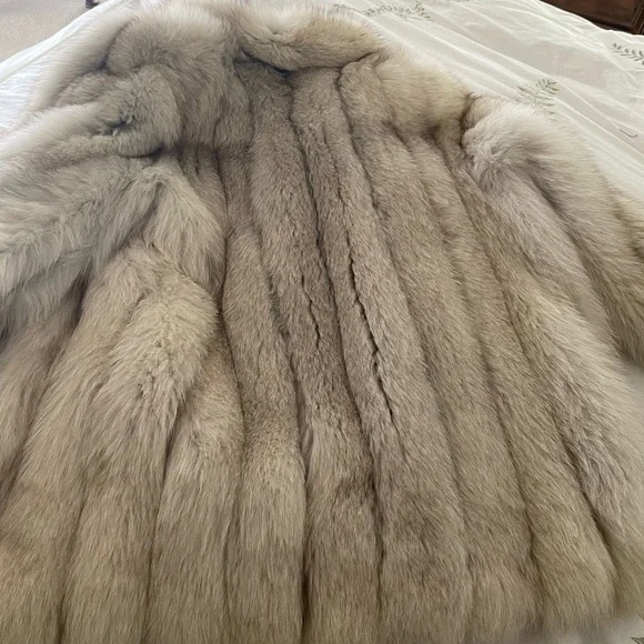 Stunning Norwegian Silver Fox coat - Picture 4 of 6